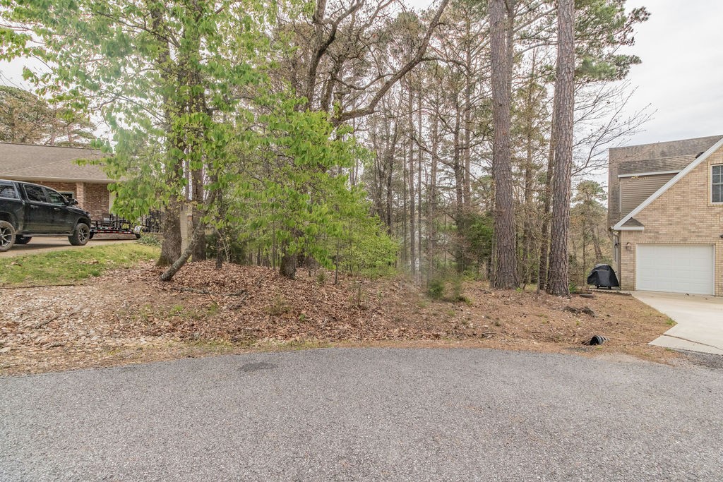 Beautiful lot in the Kendal Subdivision! Perfect building spot to build your custom dream home! Property is close to everything, yet located in quiet area on cul-de-sac. Do not miss out on this opportunity and make this one yours today!