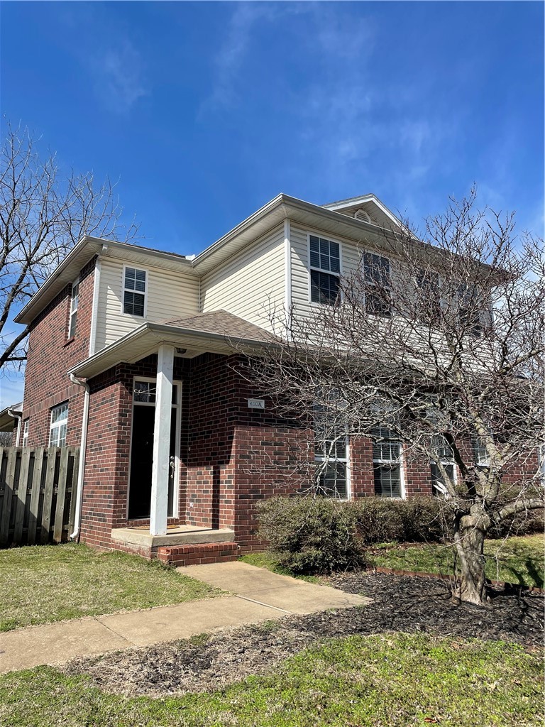 Beautiful, clean, 3 bed, 2.5 bath townhouse in Lowell AR. Close to everything. Detached garage. Fenced in backyard. $1,600/month deposit. Additional deposit for pets. Listing agent is related to owners.