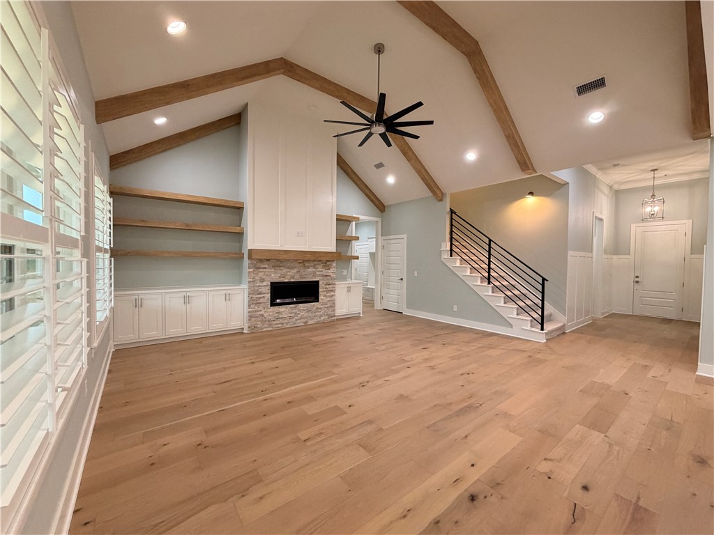 Crescent View - Residential