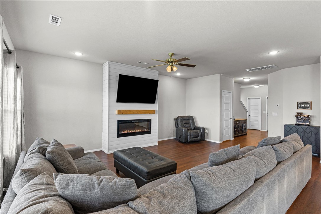 Lakewood Sub Ph Vii Lowell - Residential