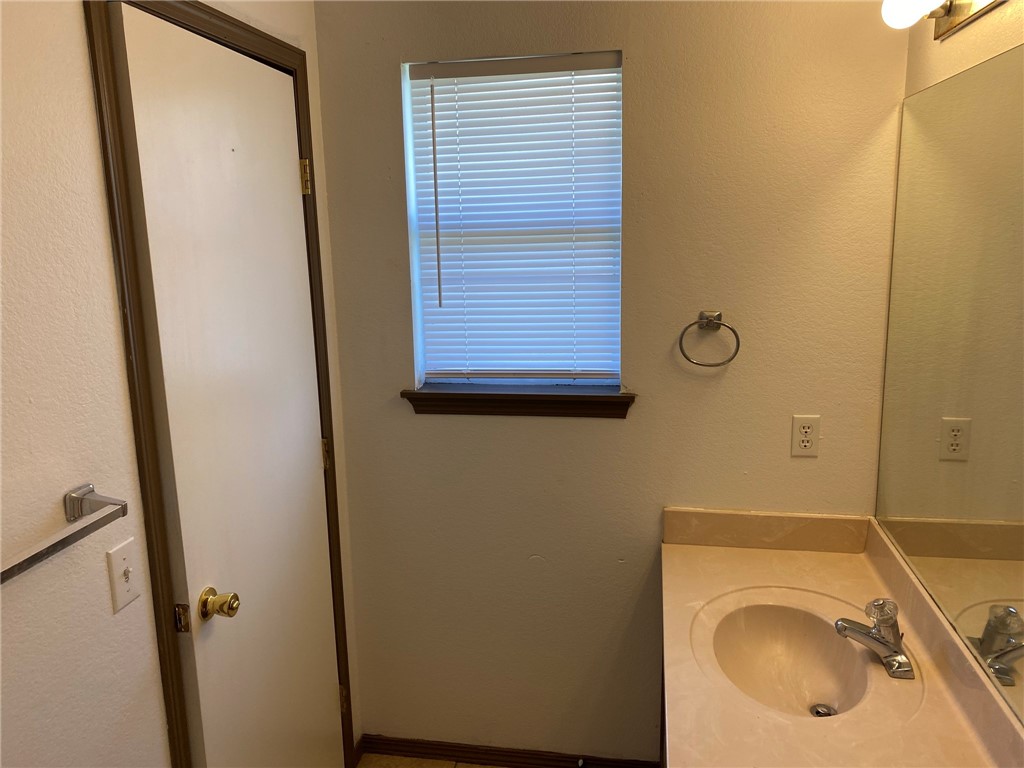 Oaks Add Phase XIII - Residential Lease