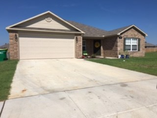 Beautiful 4/2 split floor plan