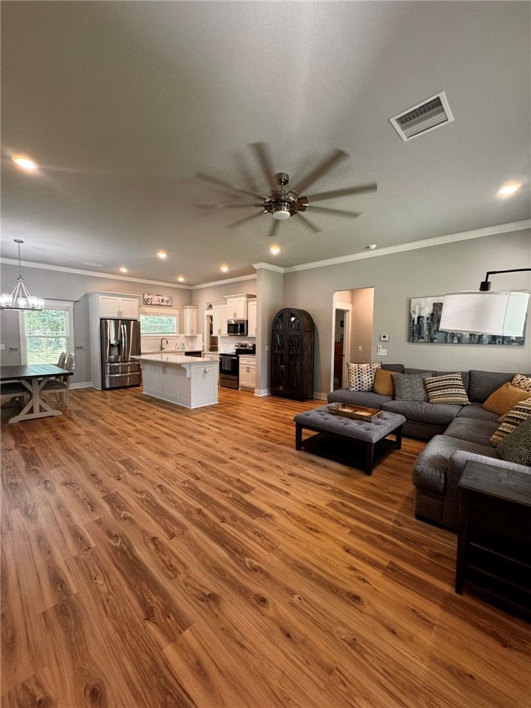 Roxburgh Sub Bvv - Residential Lease
