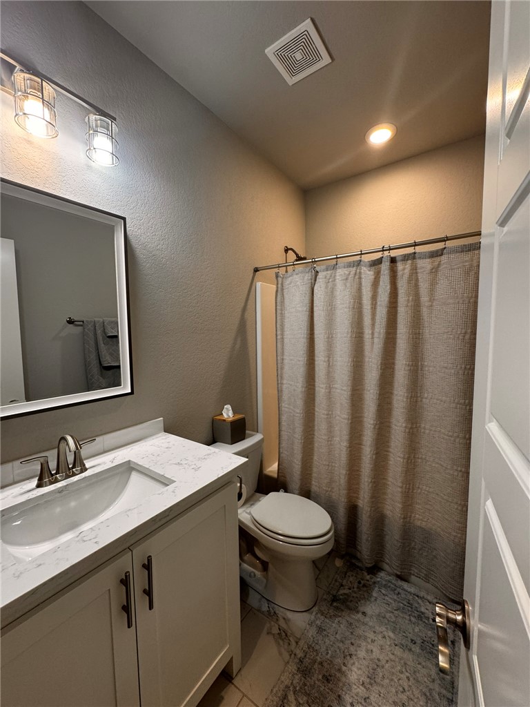Roxburgh Sub Bvv - Residential Lease