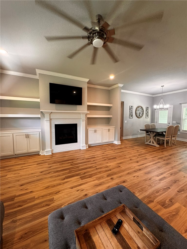 Roxburgh Sub Bvv - Residential Lease