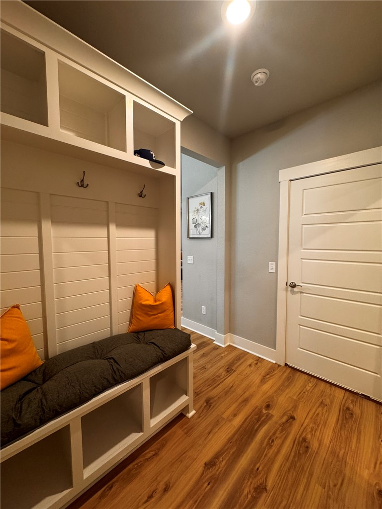 Roxburgh Sub Bvv - Residential Lease