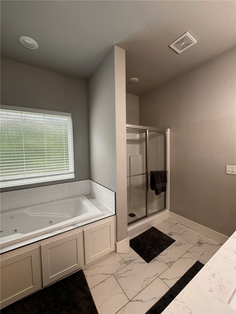 Roxburgh Sub Bvv - Residential Lease