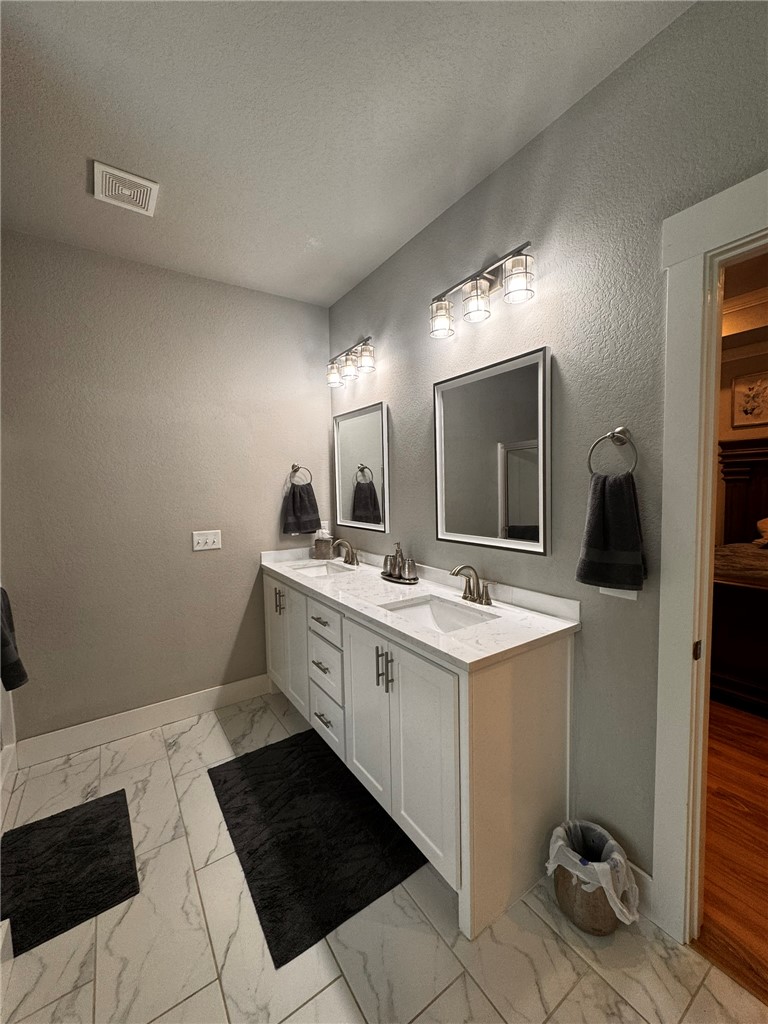 Roxburgh Sub Bvv - Residential Lease