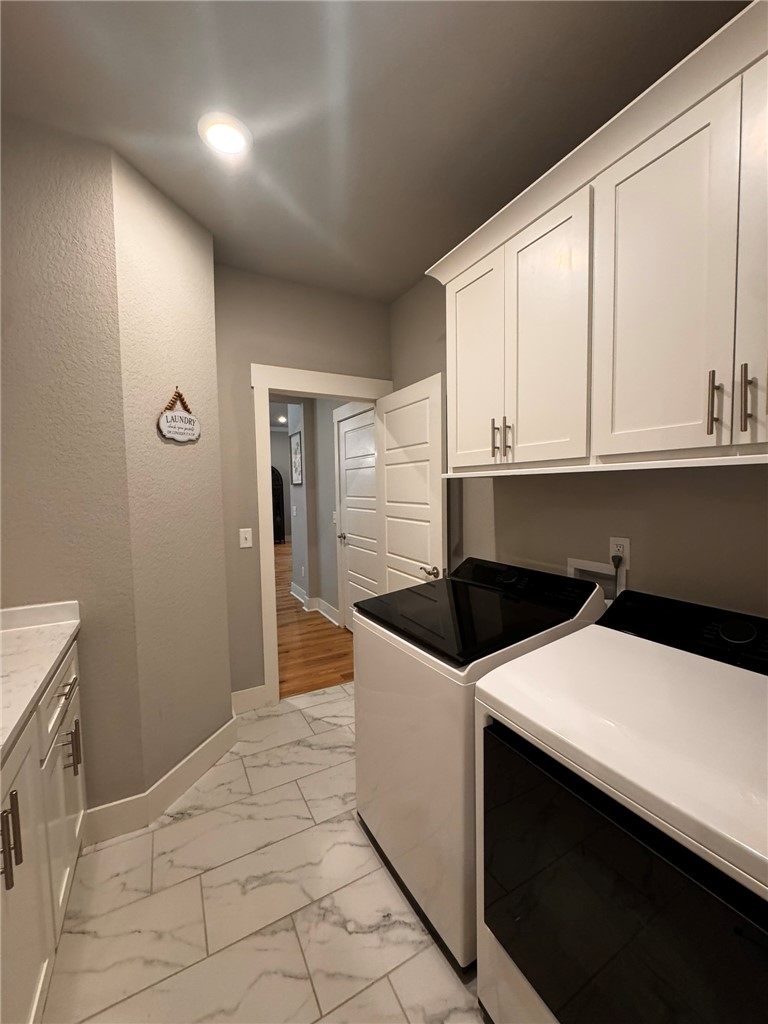 Roxburgh Sub Bvv - Residential Lease