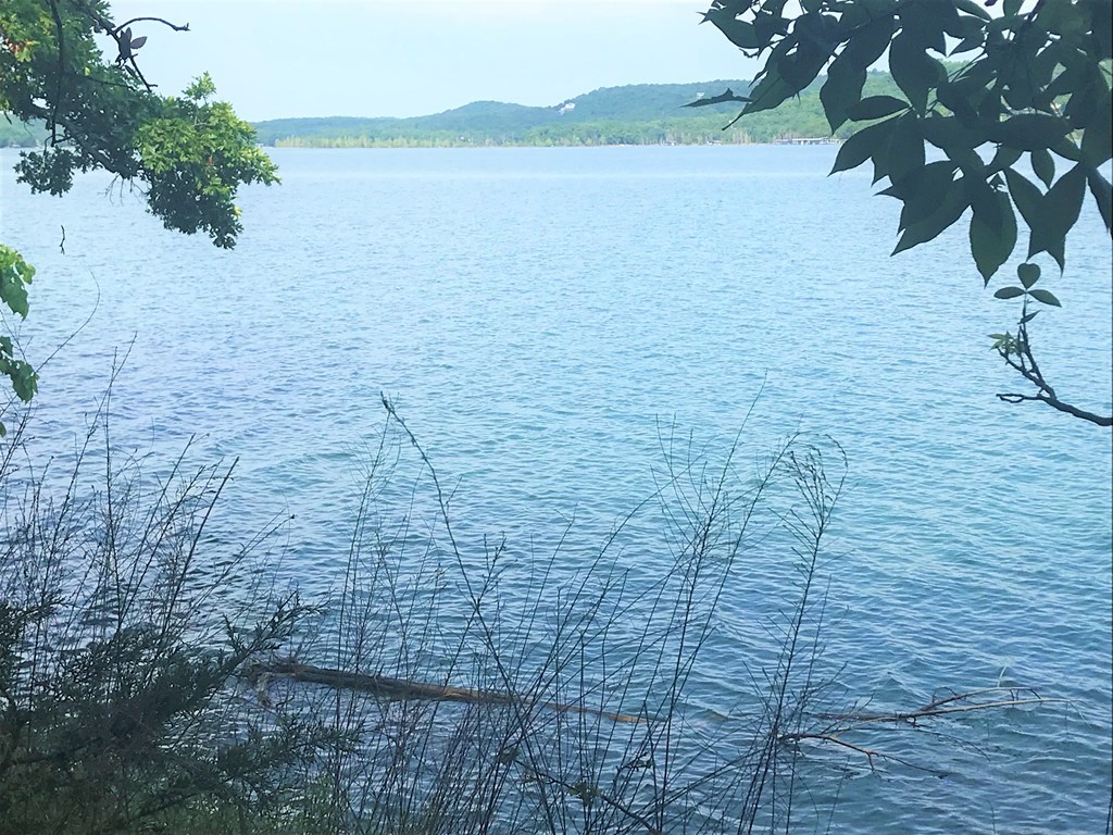 Point Mirage - Land