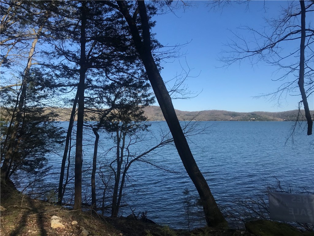 Point Mirage - Land