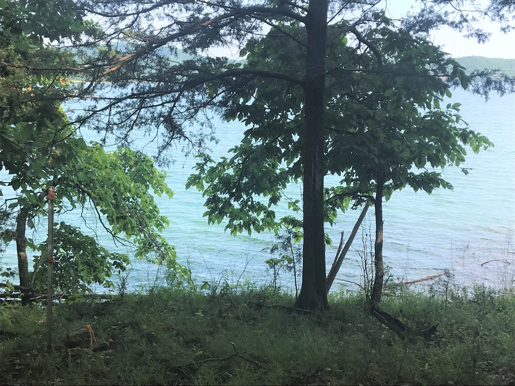 Point Mirage - Land