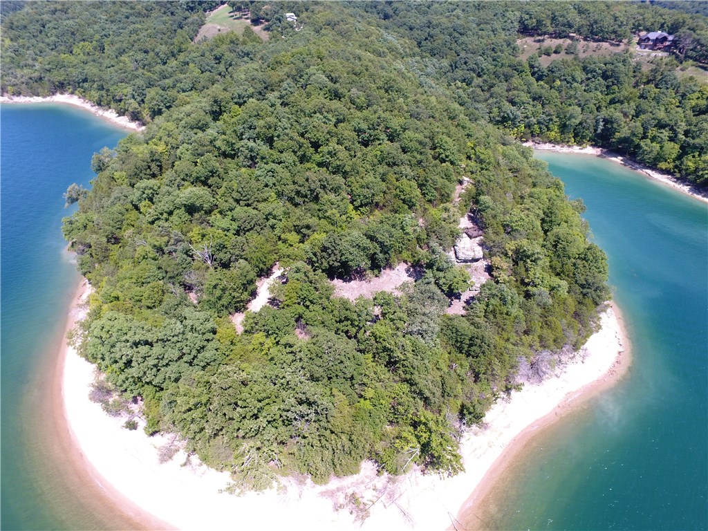 Point Mirage - Land