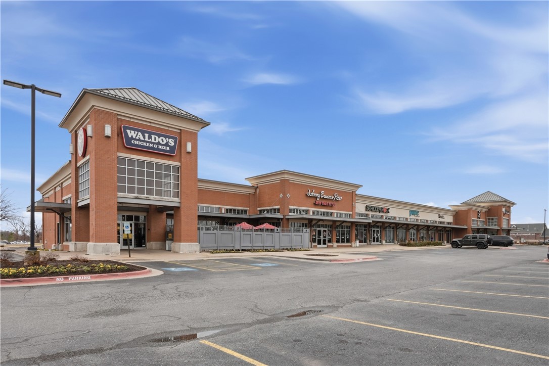 Fountain Plaza Sub Bentonville - Commercial Lease