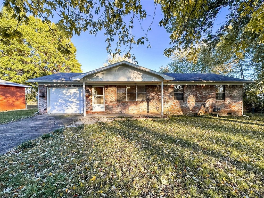 Really cute 3 bedroom, 1.5 bathroom single family home for rent. Recently renovated and move in ready. This home has a large back yard, washer/dryer hookups and a 1 car garage.