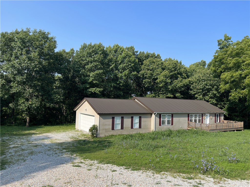 Very nice home with 3 BR, 2 BA, 1,568 SQFT on 1.29 Acres m/l and an oversized 2 car garage 25' x 25'.  The home features an open floor plan, laminate and tile flooring, 3 decks, walk-in pantry, nice master suite, and so much more.  Conveniently located between Branson, MO and Harrison, AR. Schedule a viewing today!