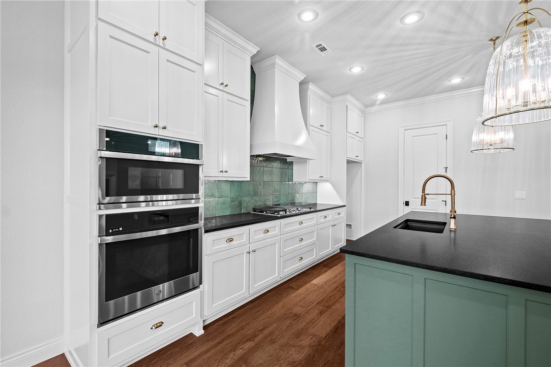 County Line Square - Residential
