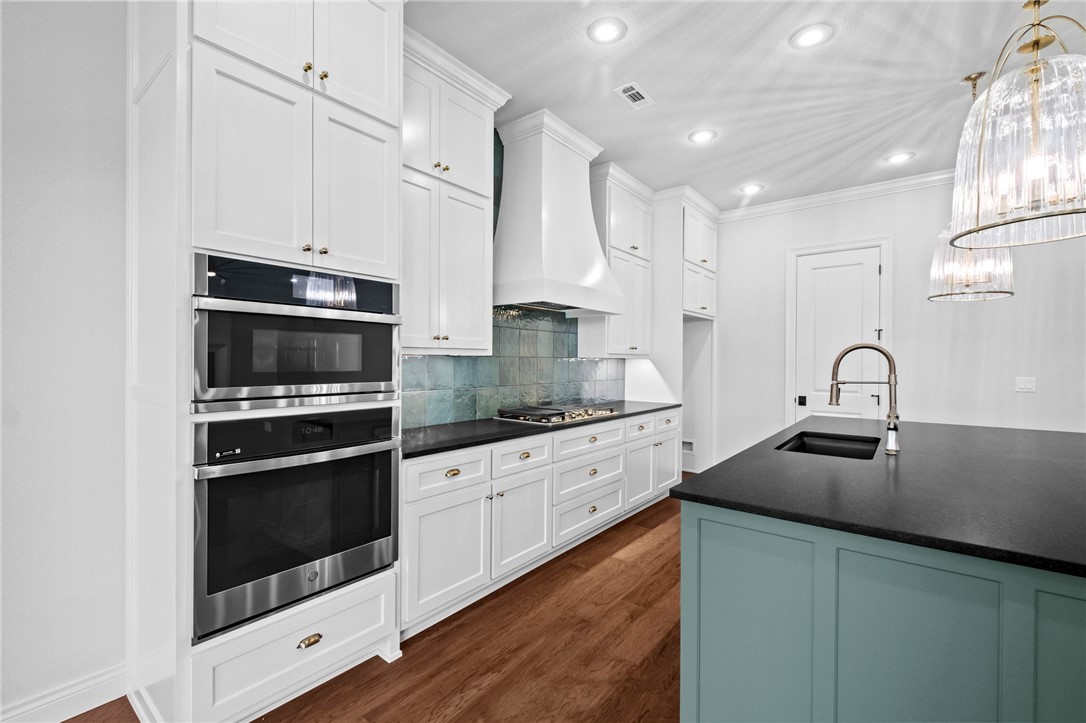 County Line Square - Residential