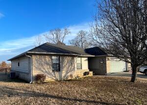 Beautiful Brick Home in Willow Oaks Estates.This 3-bedroom 2 bath home features Vaulted ceilings and a large eat in kitchen.Big fenced in back yard with plenty of room for the kids to play and the pets to roam while you grill the steaks! Just a hop, skip and a jump from Mount Nebo State Park and very close to beautiful Lake Dardanelle.