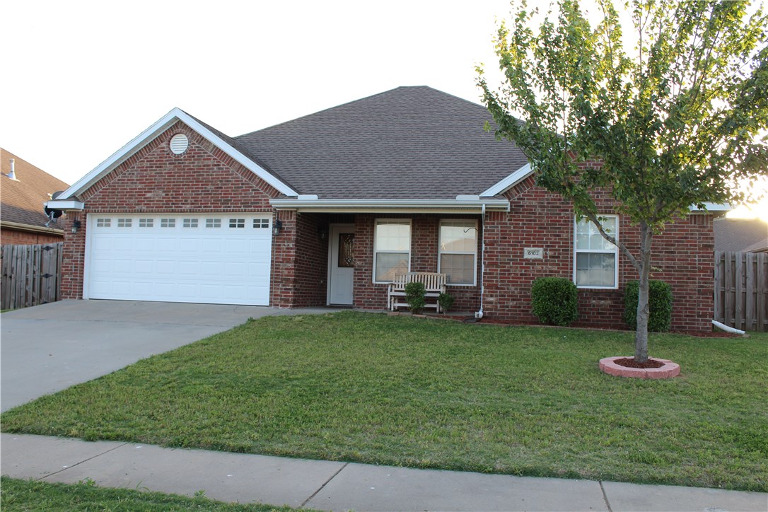 Quiet Neighborhood. Prime location right off of Plesant Grove and I-49, 5 minutes from everywhere you'd want to be. The Promenade, great restaurants, Walmart, and more. This house is one you won't want to miss! Located in the very welcoming Bellview Estates in West Rogers with direct access to the Razorback Greenway trail! Zoned for the prestigious Janie Darr elementary. Split floor plan easily accommodates your family. 2-sided gas fireplace, spacious yard with privacy fence. Appliances are included.