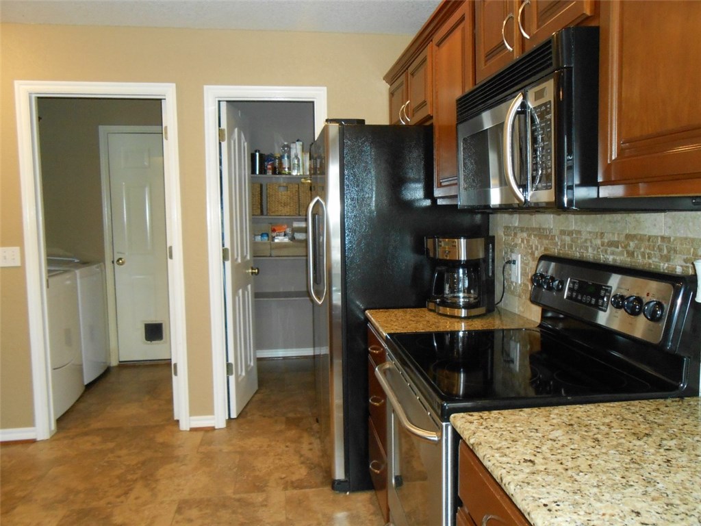 Weston Hills Sub Ph I Cave Spgs - Residential
