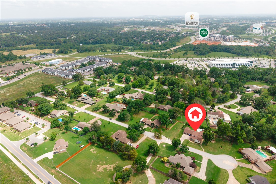 Centre Court Rogers - Residential