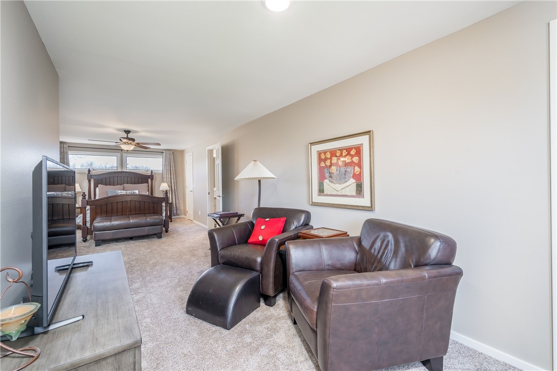 Centre Court Rogers - Residential