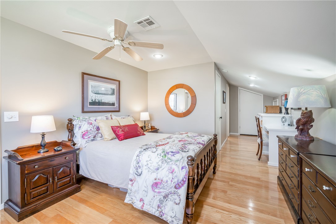 Centre Court Rogers - Residential