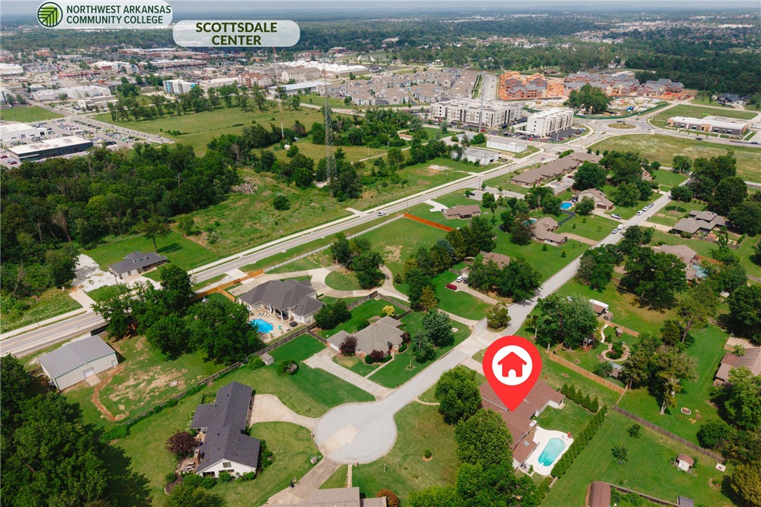Centre Court Rogers - Residential