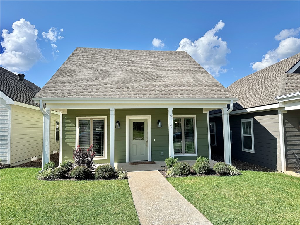 Unbeatable location near Crystal Bridges Museum, the Alice Walton School of Medicine, Downtown Bentonville & Walmart’s new campus. Enjoy a vibrant community with top-tier amenities, including a clubhouse, pool, pickleball court, dog park, yard maintenance & access to the countries top premier mountain biking trails. Staged home! Faulkner floor plan boasts LVP flooring, crown molding, blinds, ample storage & quality throughout. The living room & dining area offer a seamless open floor plan, perfect for entertaining, with abundant natural light & smooth flow into the chef’s kitchen. Chef’s kitchen features 3cm granite countertops, Frigidaire stainless steel appliances, refrigerator, a pantry, tons of storage & abundant natural light. Spacious primary suite includes a perfect ensuite bathroom with walk-in tile shower, double sinks, & large walk-in closet. Patio perfect for entertaining! Oversized garage with ample storage.