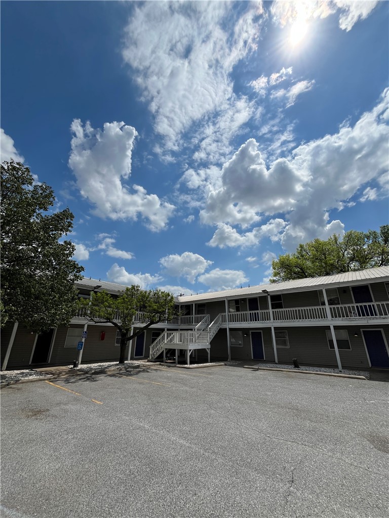 Welcome to Razorback Harmony Heights, a completely remodeled apartment complex located in the heart of Fayetteville. This apartment offers a spacious living room and an eat-in kitchen, perfect for hosting gatherings or enjoying a cozy meal. All appliances are including W/D hookups, making your move-in process a breeze. The apartment features two full baths and is conveniently located to all necessities, providing easy access. One of the greatest perks of living at Harmony Heights is its proximity to campus and Razorback Transit, making it an ideal location for those who value convenience. Additionally, laundry facility is also available on site, adding to the convenience of living at Harmony Heights. Experience the perfect blend of comfort and convenience at Harmony Heights.
