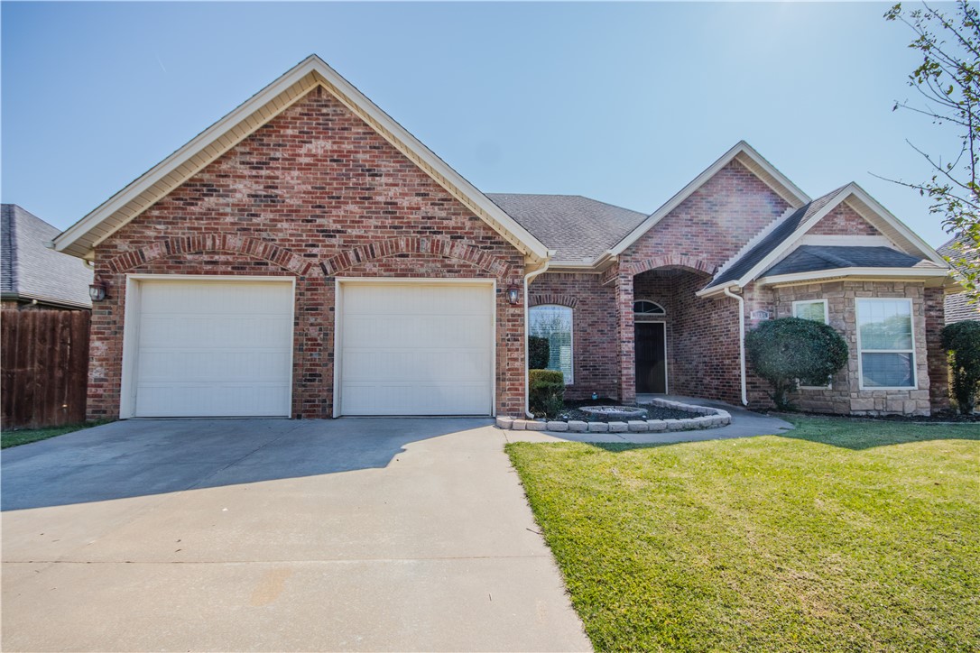 This beautiful 4-bedroom, 2-bath home for lease in North Rogers offers a perfect blend of style and comfort. Featuring elegant granite countertops, durable wood and tile flooring throughout (no carpet), and a desirable split-bedroom layout, this home is designed for both functionality and privacy. Enjoy meals in the formal dining room or the inviting eat-in kitchen, and relax outdoors on the covered rear patio with the added convenience of a storage shed. The spacious master suite boasts generous storage and a comfortable retreat-like feel. Move-in ready and waiting for you—schedule your showing today!