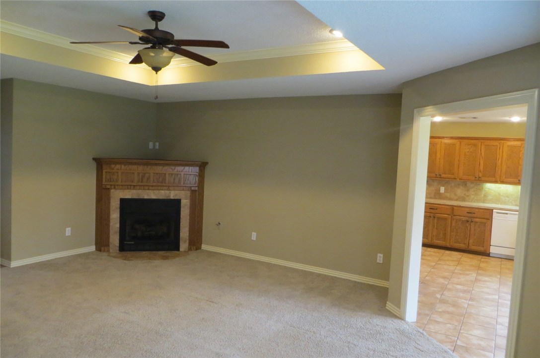 NORTHRIDGE - Residential