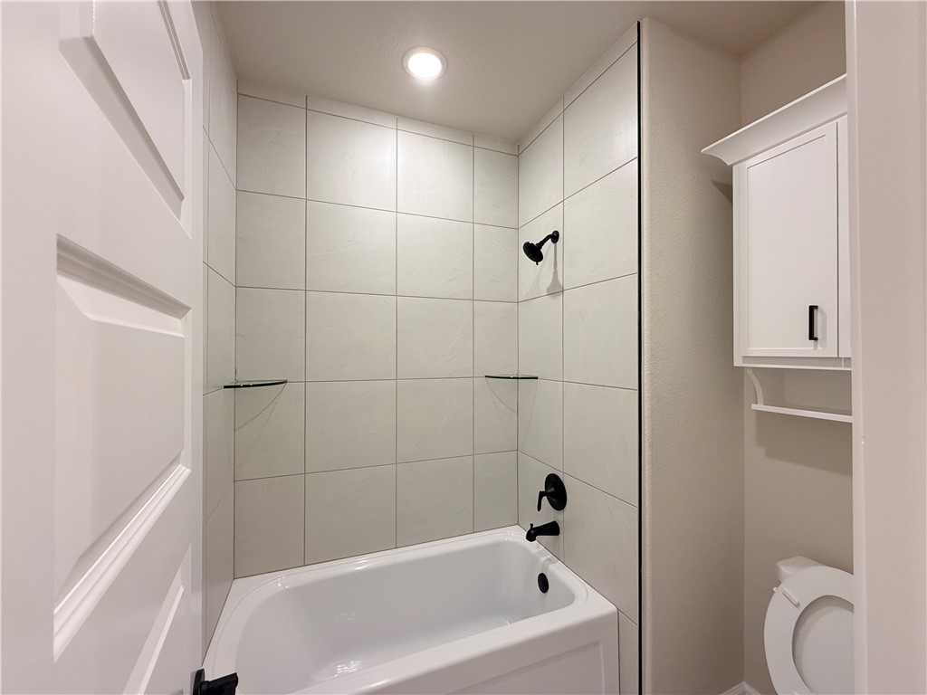 Bariloche Ph I - Residential Lease