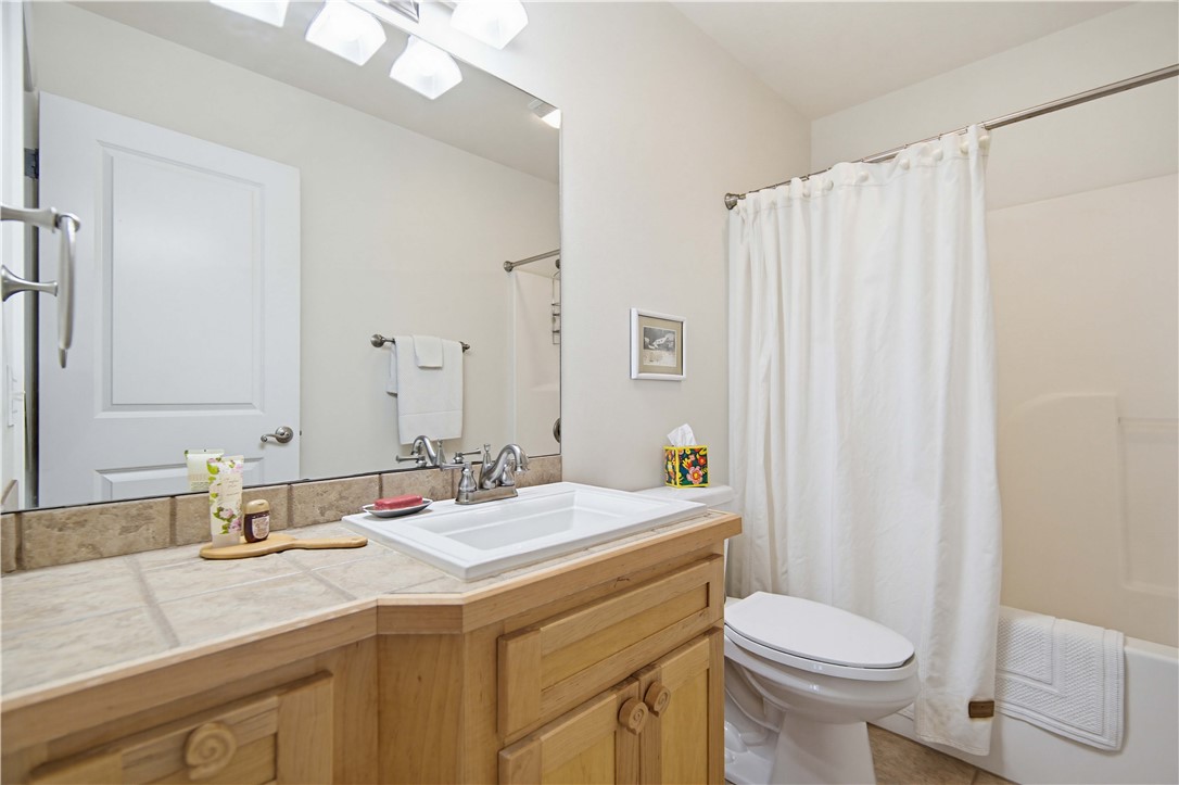 Unit 117 Holiday Island - Residential