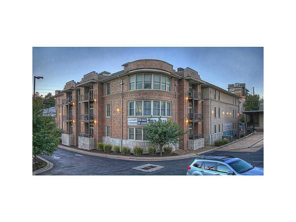 Immaculate downtown condo. This 2 bedroom, 2 bathroom condo located in the Metro District Lofts is the location you have dreamed about. 1 block off Dickson Street, next to the trail system and within walking distance to U of A, restaurants, shopping and the Farmers Market. Features include high ceilings, balcony, SS appliances, Jacuzzi tub, granite counters, fireplace, wood floors, elevator & much more. Amazing courtyard is perfect for entertaining with neighbors and friends. Pictures of a similar unit