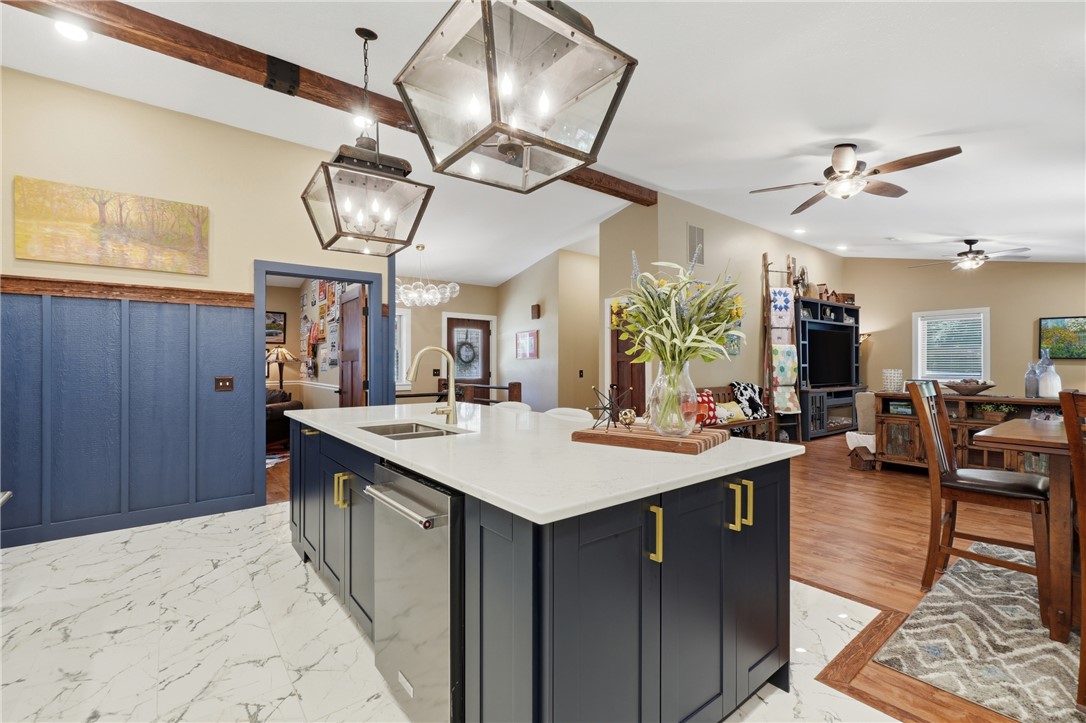 Unit 16 Holiday Island - Residential