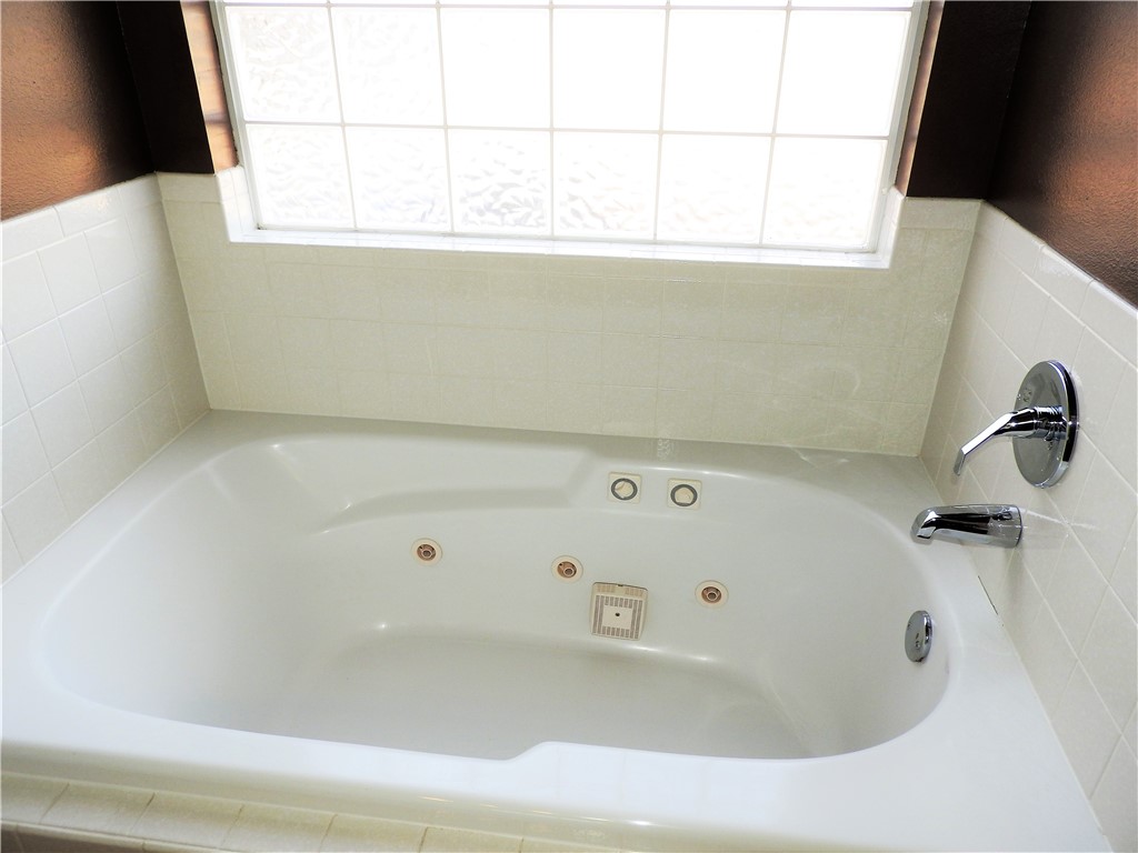Tunbridge Wells Sub Bentonville - Residential Lease