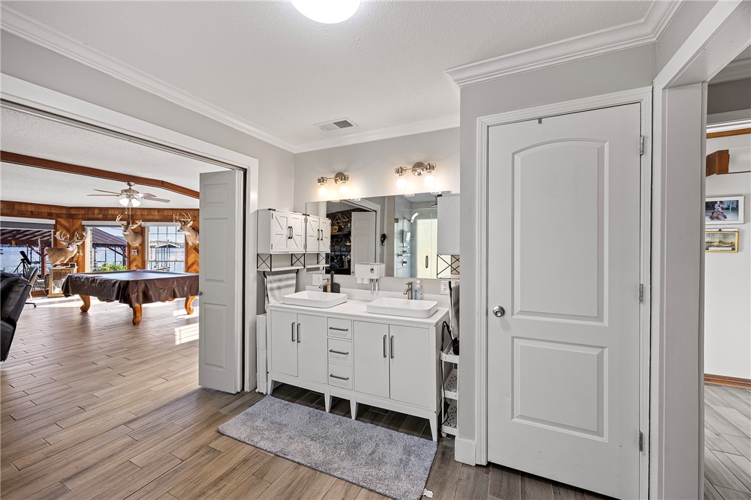 Bullock Lakeshore 1 - Residential
