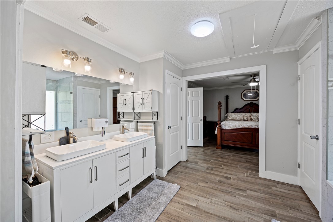 Bullock Lakeshore 1 - Residential