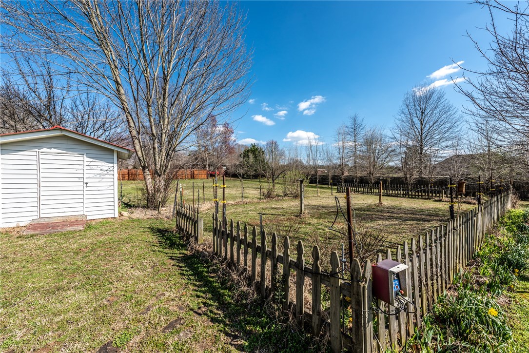 Oakland Meadows - Residential