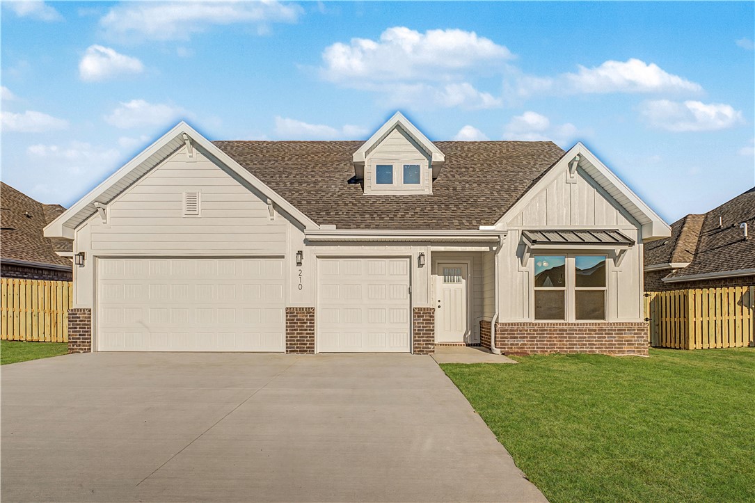 This floor plan is a 3-4 bedroom, 2-bathroom 1750 square
feet home featuring 10-foot ceilings in the entryway,
kitchen, and living area, plus dual vanities in the primary
bathroom. The 1750 3-Car Series delivers the luxury of a
larger floor plan with an included 3rd car garage. Enjoy
the flexible floor plan with the choice of 3 or 4 bedrooms
to find the best fit for your life. Taxes subject to change based on new construction.