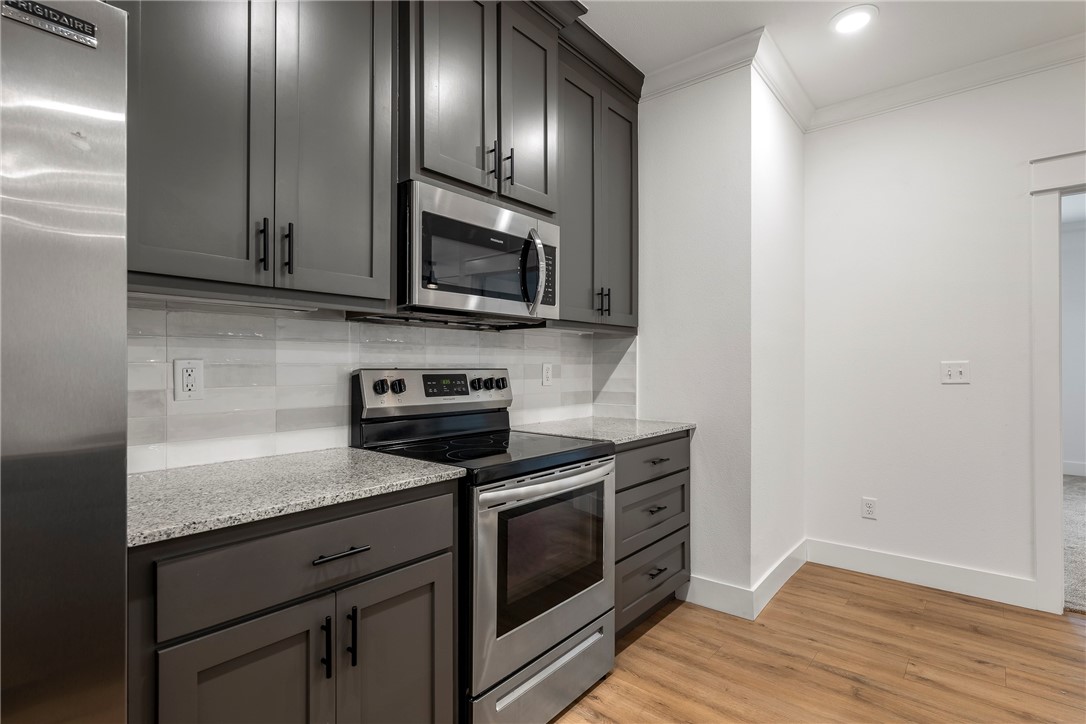 Dixieland Twnhms Rogers - Residential Lease