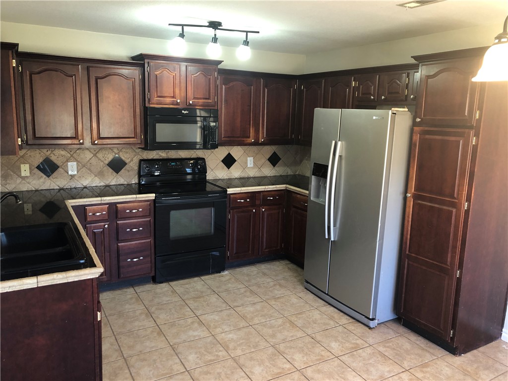 Standing Oaks Sub Blk Iipea Ridge - Residential Lease