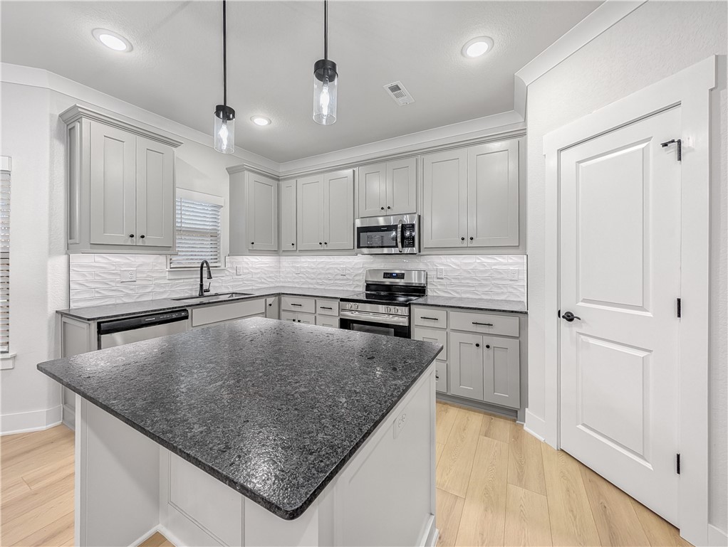 Peebles Sub Bvv - Residential Lease