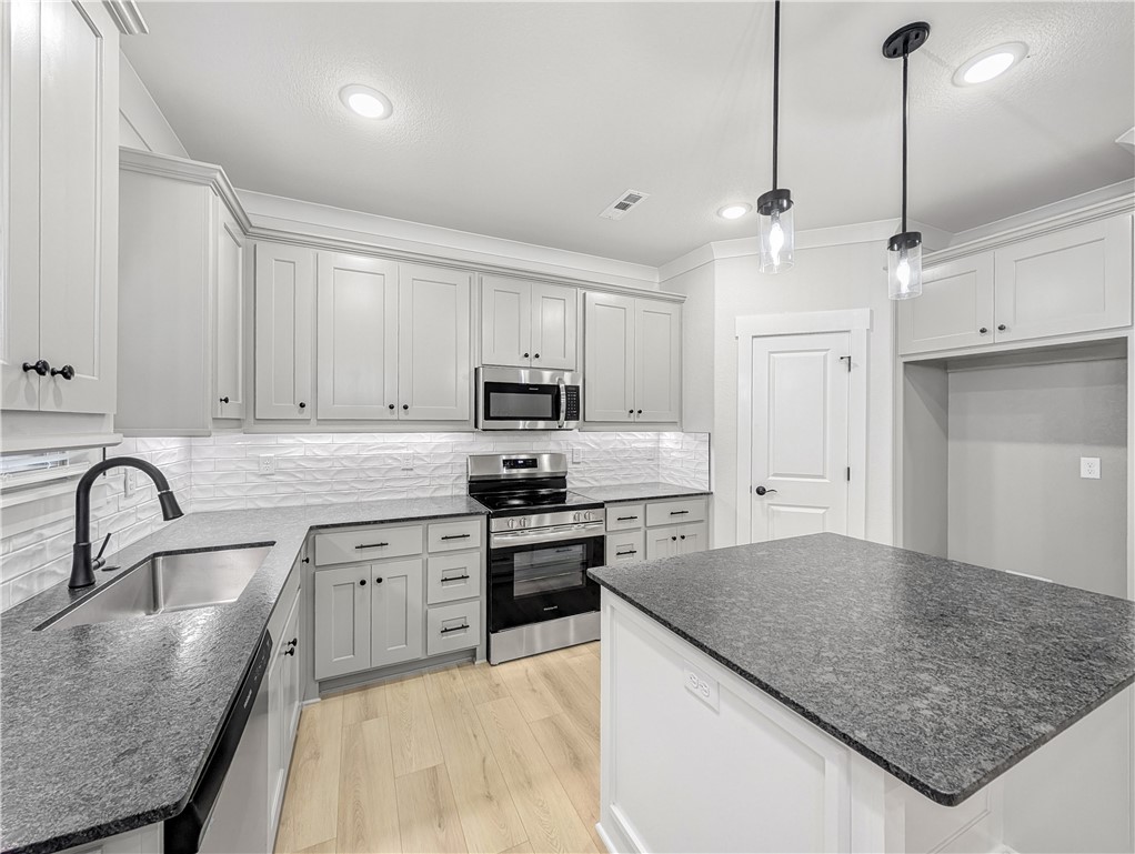 Peebles Sub Bvv - Residential Lease