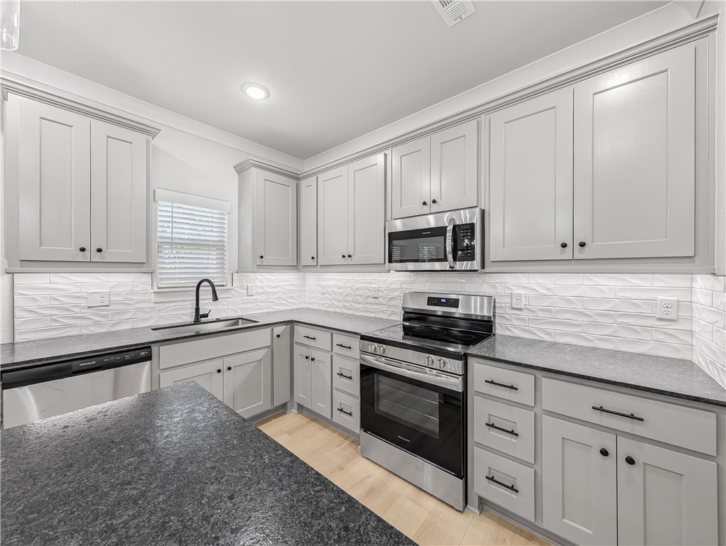 Peebles Sub Bvv - Residential Lease