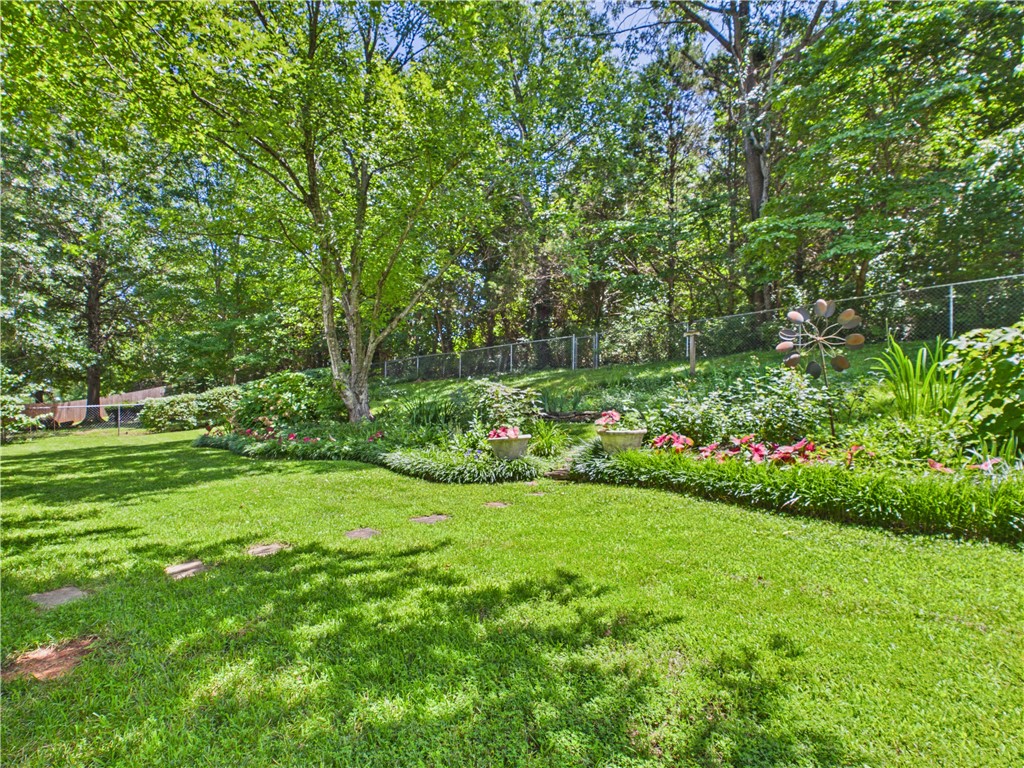 Robinwood II, Unit II - Residential
