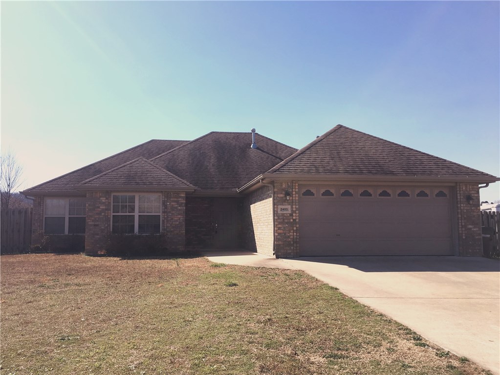 Lovely 4 bed, 2 full bath single family home in East Fayetteville with a split floor plan. A great kitchen for the home cook with granite counter tops with lots of cabinets, eat-in kitchen and a window over kitchen sink to view back yard activities. Large open living room has ceramic tile flooring w/ gas fireplace. Door off living room leads to privacy fenced back yard. All bedrooms have carpet. Laundry room has washer/dryer hook ups. 2-car garage.