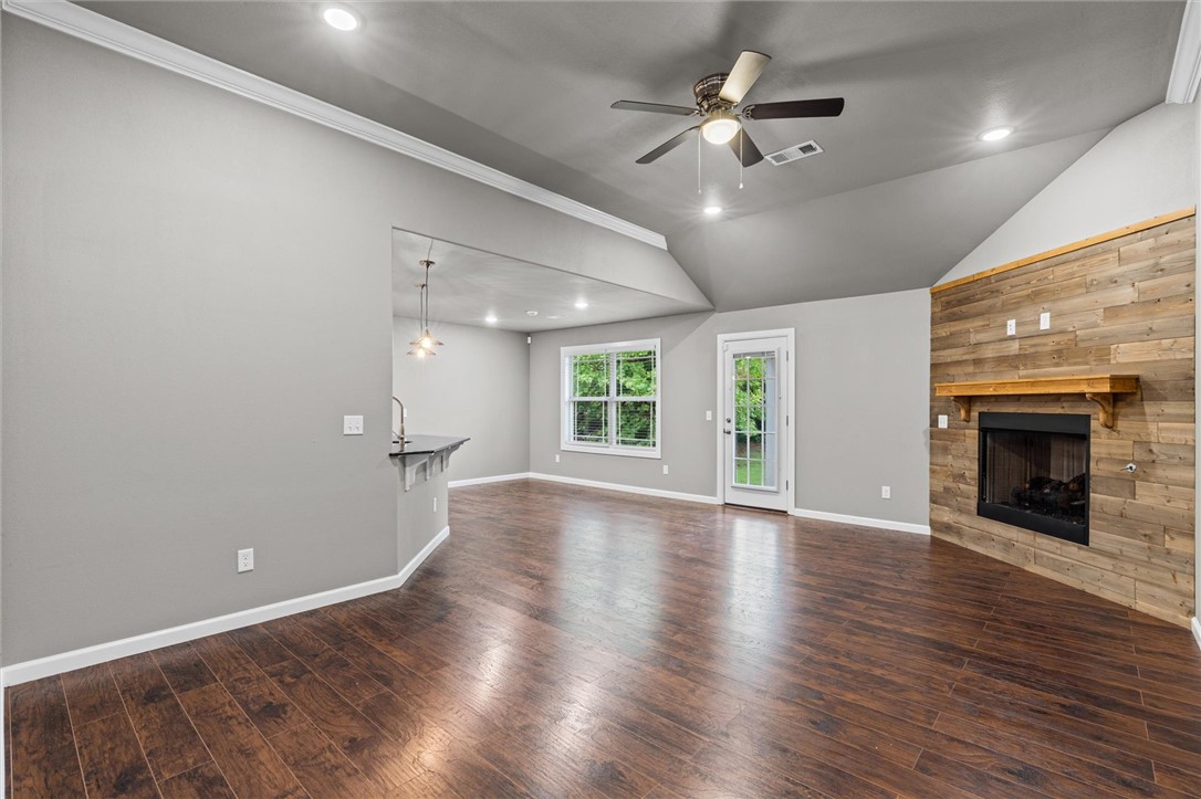 Savannah Ridge Sub Springdale - Residential Lease